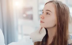 Treatment and main causes of mouth ulcers in children and adults