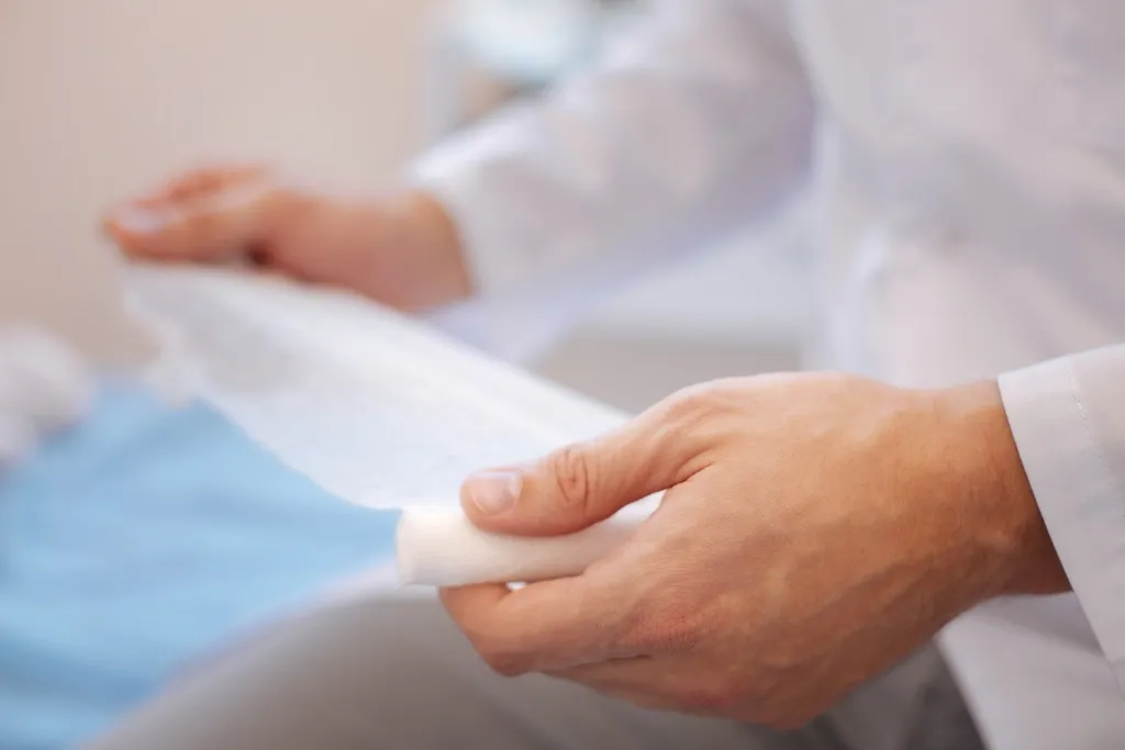 A good traumatologist-orthopedist in Kyiv: when you need a consultation and a house call