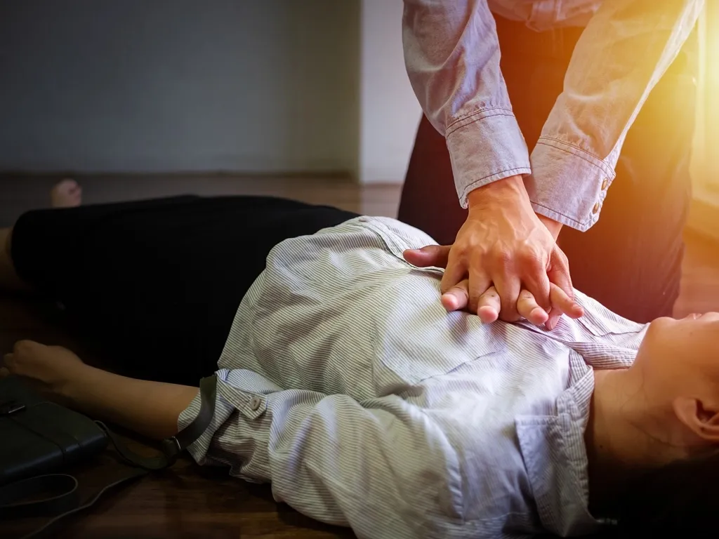 Treatment of cardiogenic shock - first aid, drug therapy