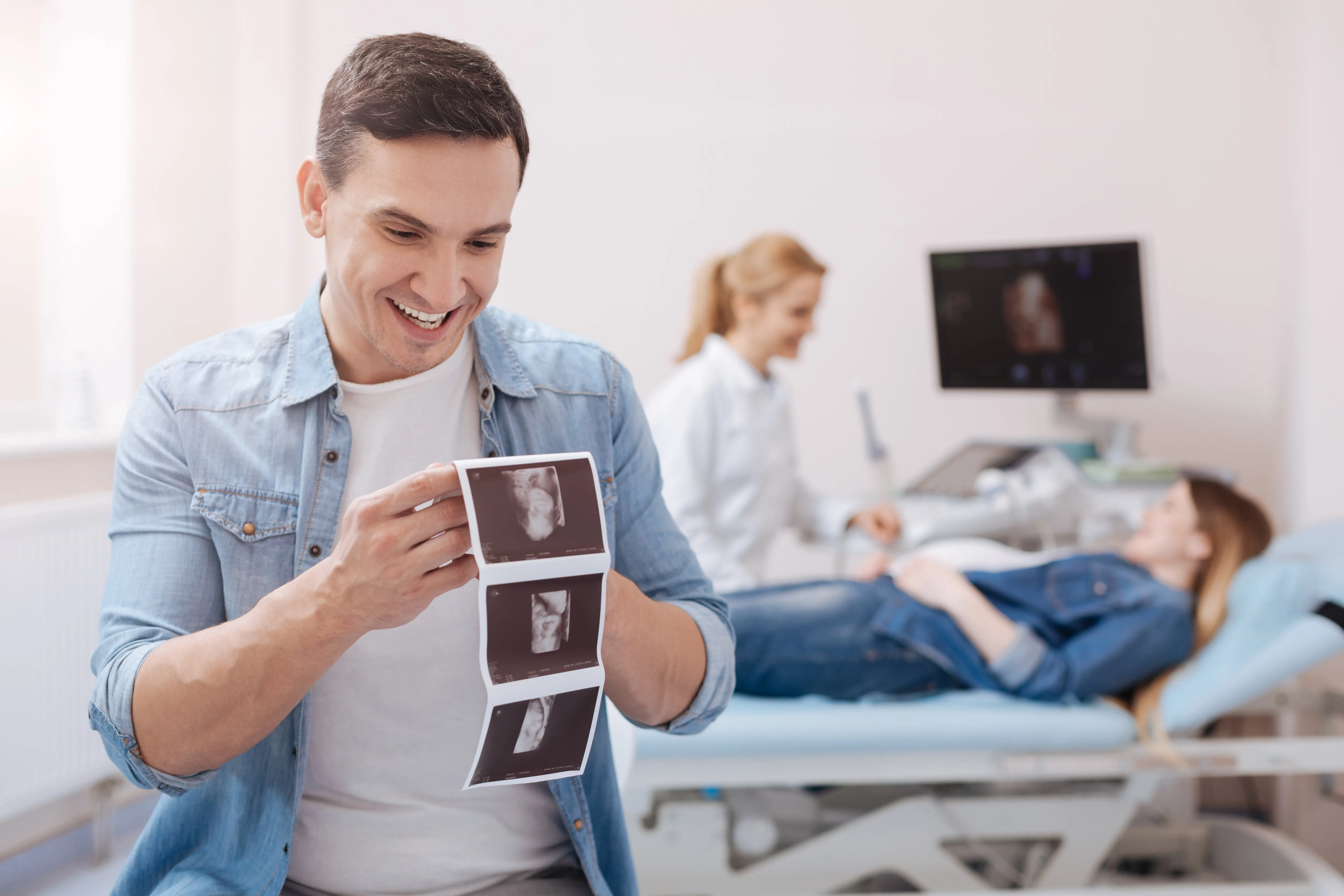 Ultrasound of the fetus at different stages of pregnancy. Determination of sex and pathological abnormalities in the development of the fetus
