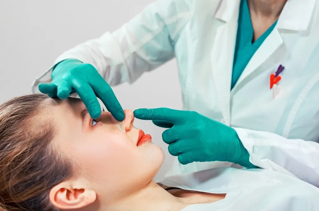 Whether to do nose contouring or choose rhinoplasty