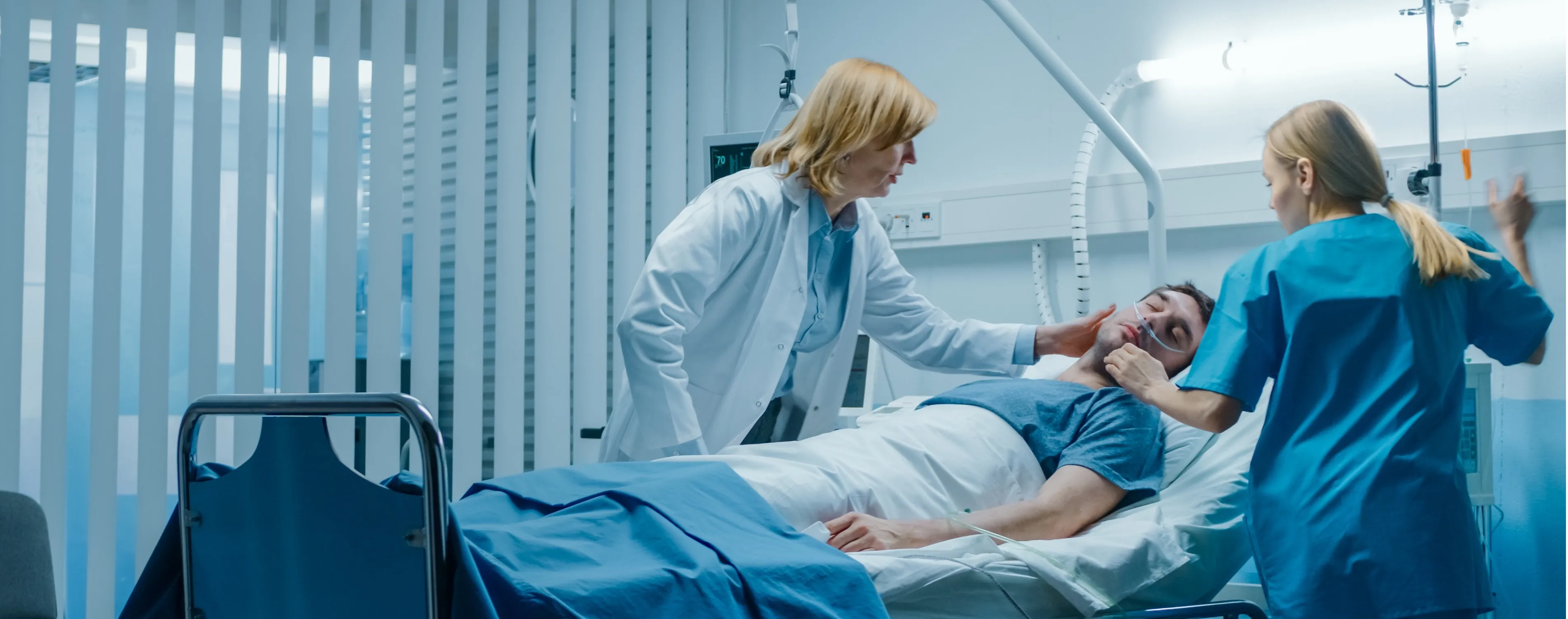 The main symptoms of a coma in a person. First aid